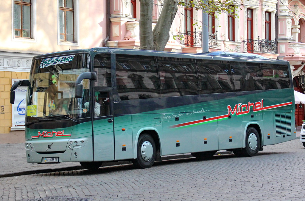 Автобус Volvo 9900